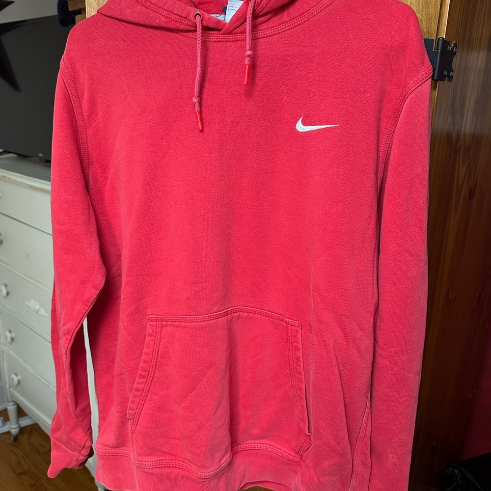 Nike Men's Vibrant Red Pullover Hoodie